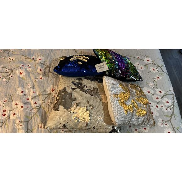 Cute Decorative Sequined Pillows - Picture 3 of 3